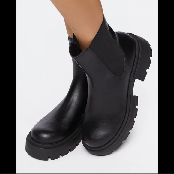 Forever 21 Shoes - Forever 21 Women's black chelsea boot faux leather